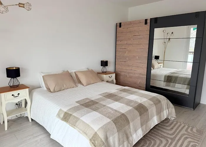 Modern Flat With Big Balcony & Garage Parking Διαμέρισμα