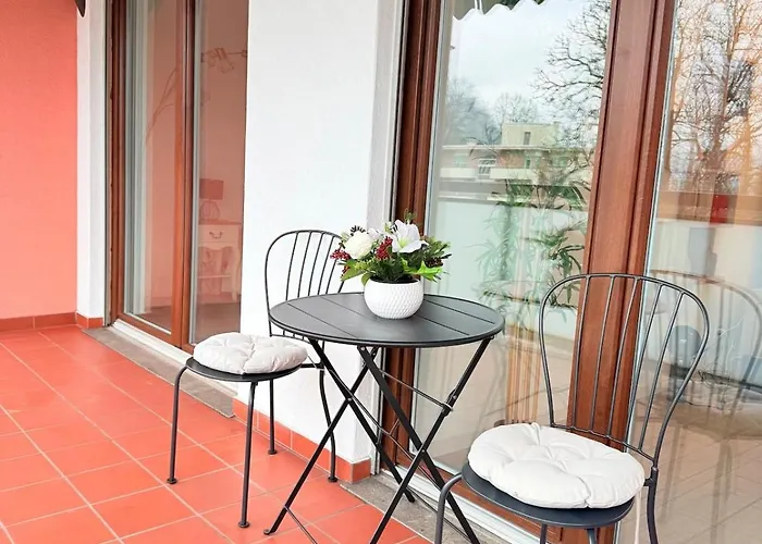 Апартаменти Modern Flat With Big Balcony & Garage Parking Лугано